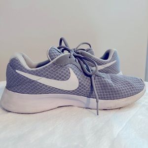 Light gray Women’s Nike size 9.5